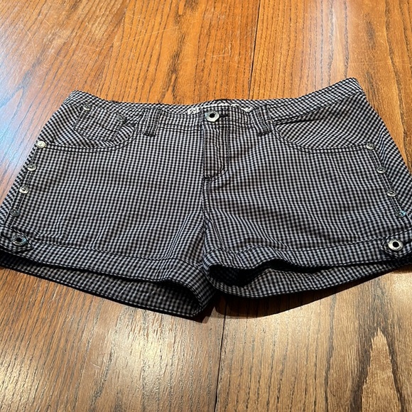 Guess Short Shorts in Black And White  Checkered Size 30 - Picture 2 of 9
